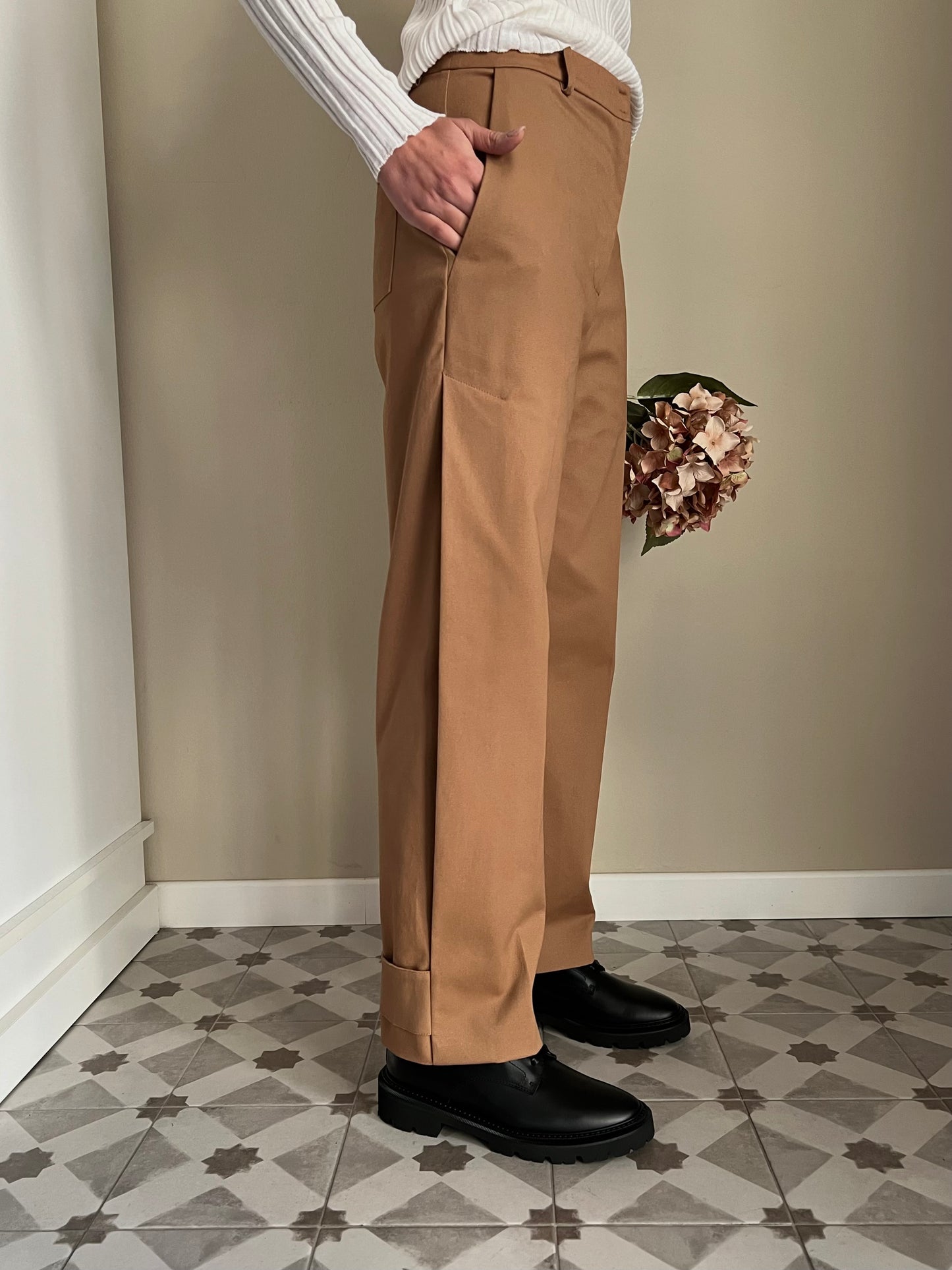 Pantalone alla caviglia in gabardine di cotone