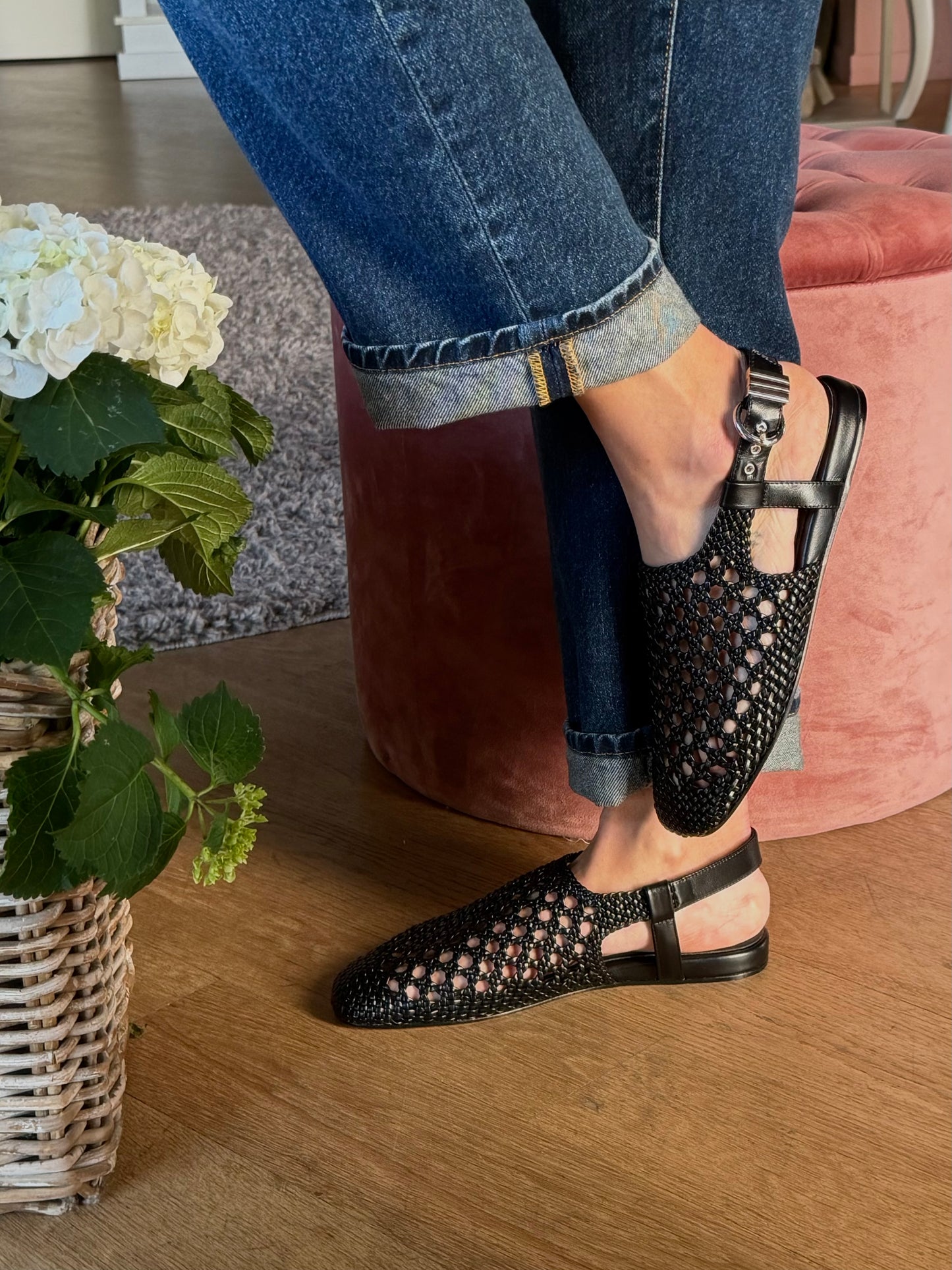 Sandalo Flat in Pelle Intrecciata Nero