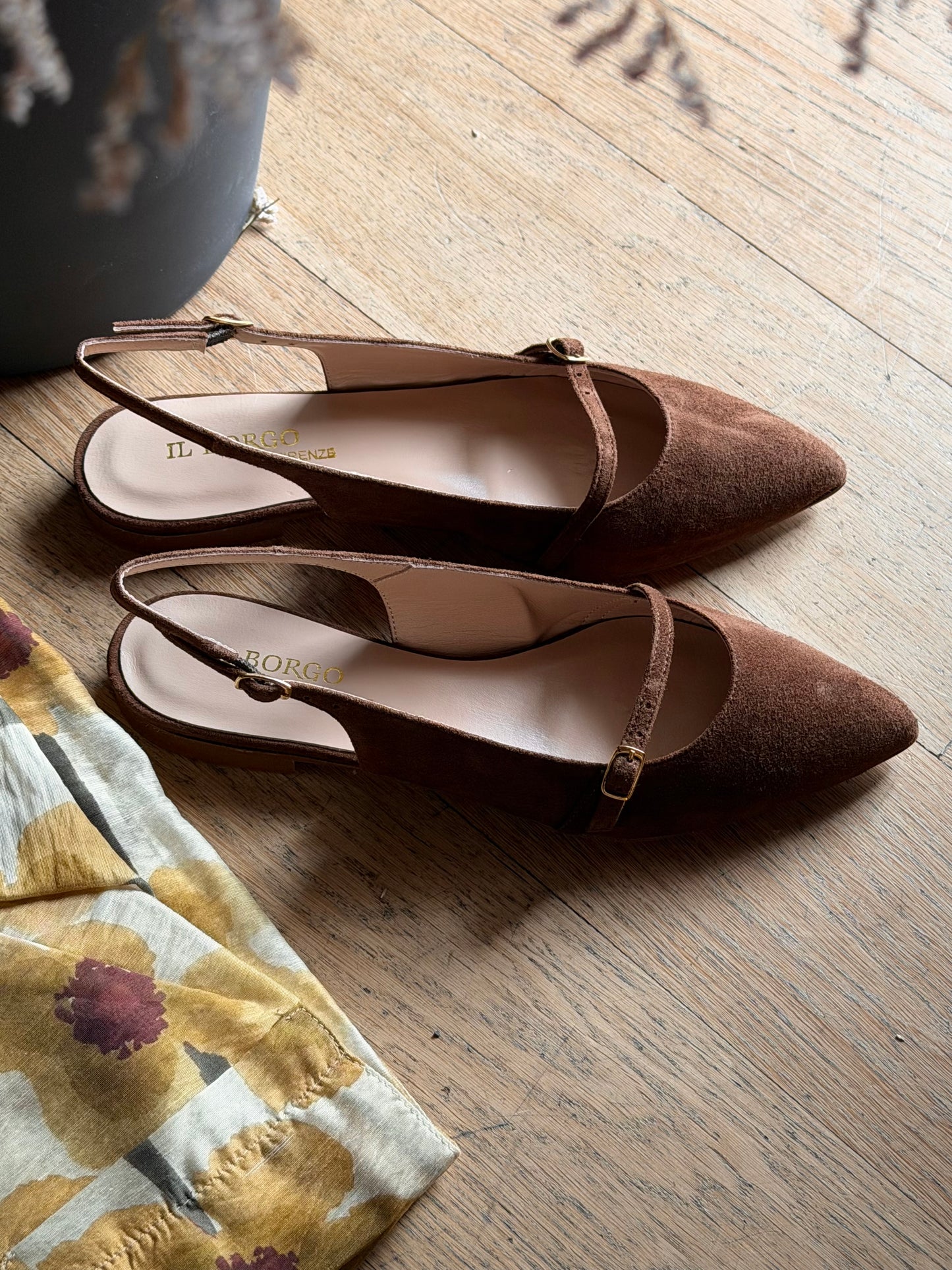 Slingback in camoscio marrone