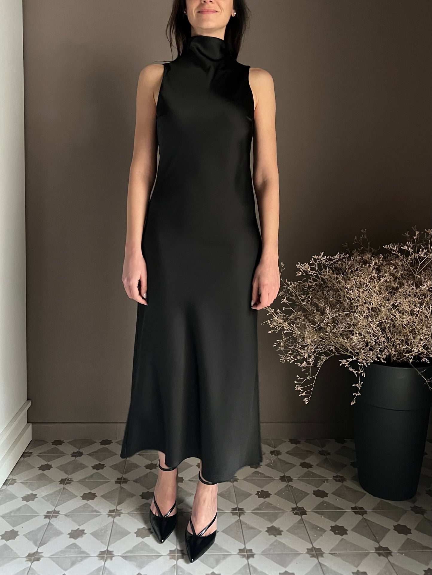 Abito midi in raso lucido