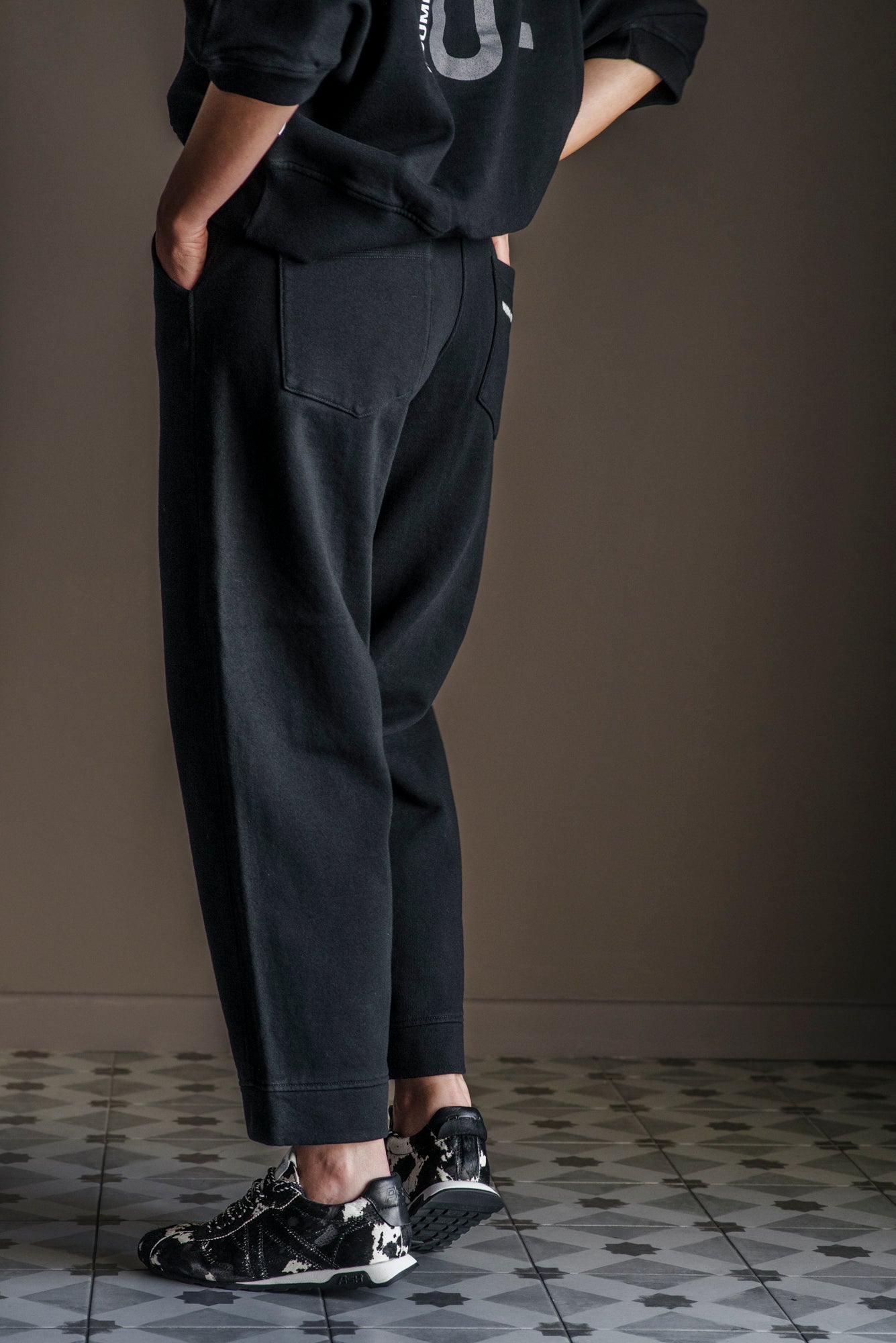 Pantalone in felpa Nero Noumeno Concept