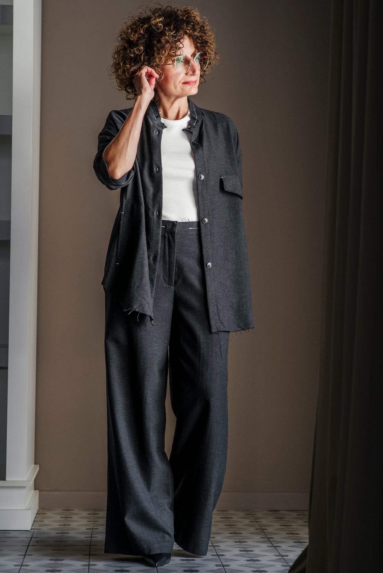 Pantalone Noumeno: Eleganza Contemporanea