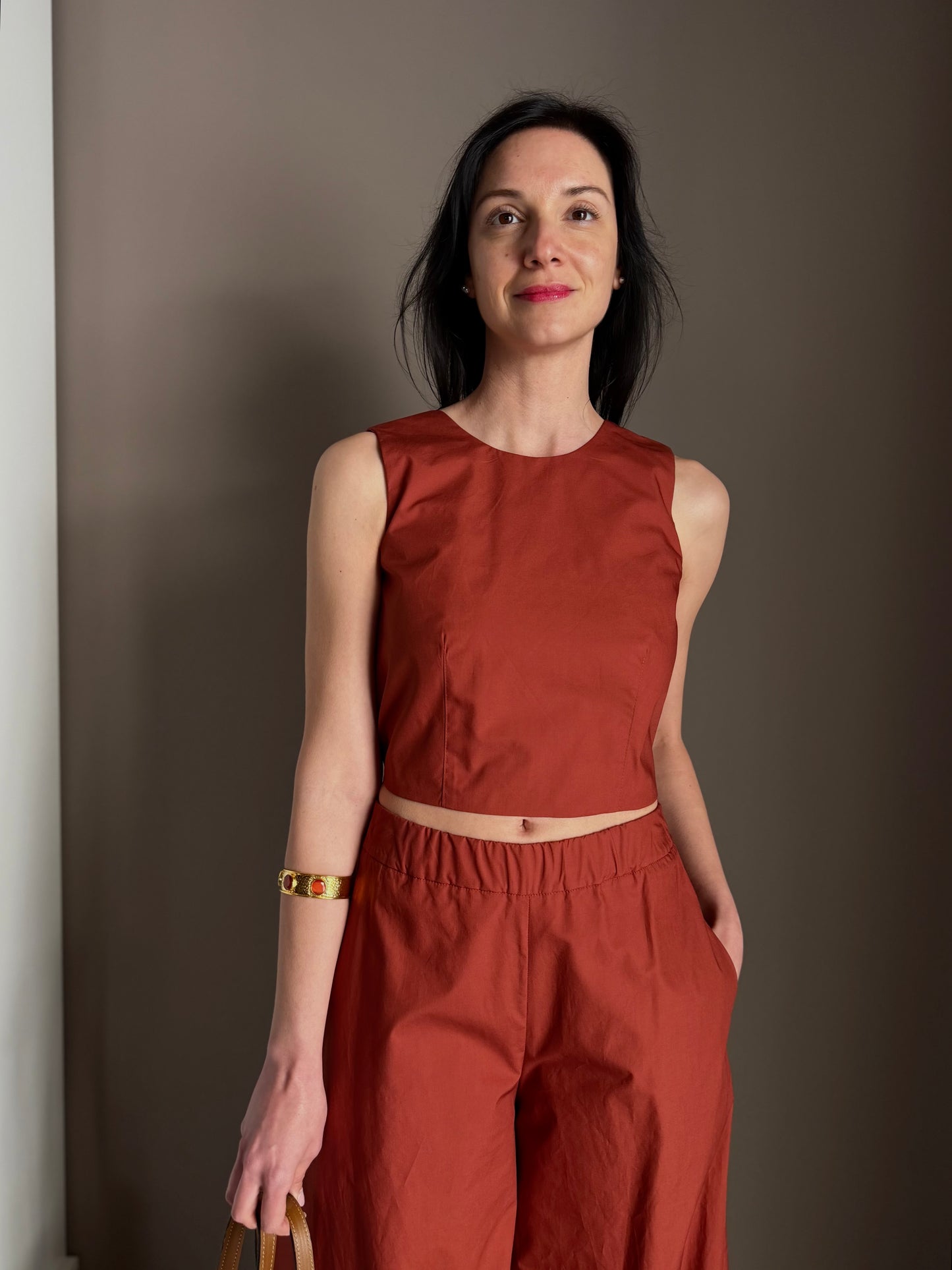 Top Cropped in Cotone So Allure – Color Mattone