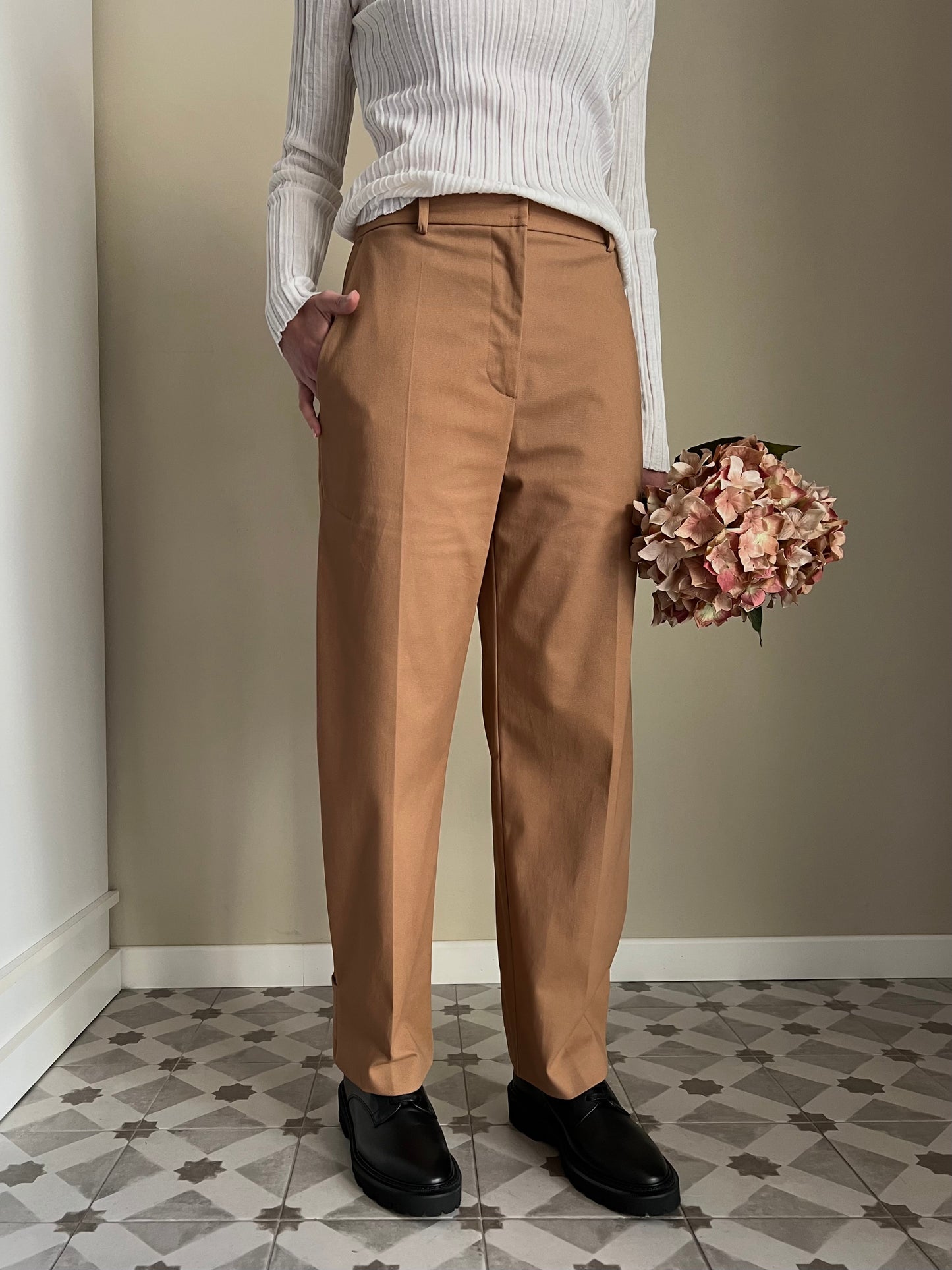 Pantalone alla caviglia in gabardine di cotone