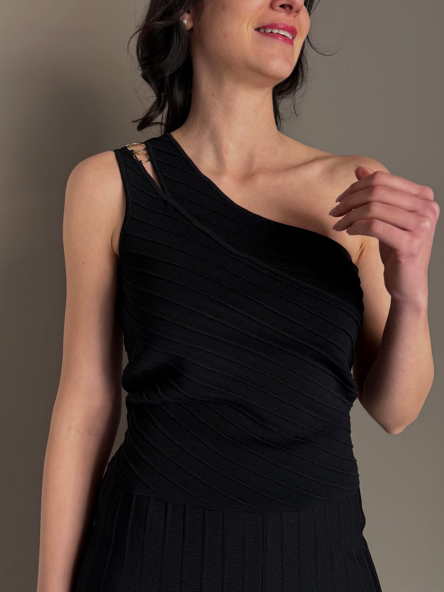 Top monospalla in maglia