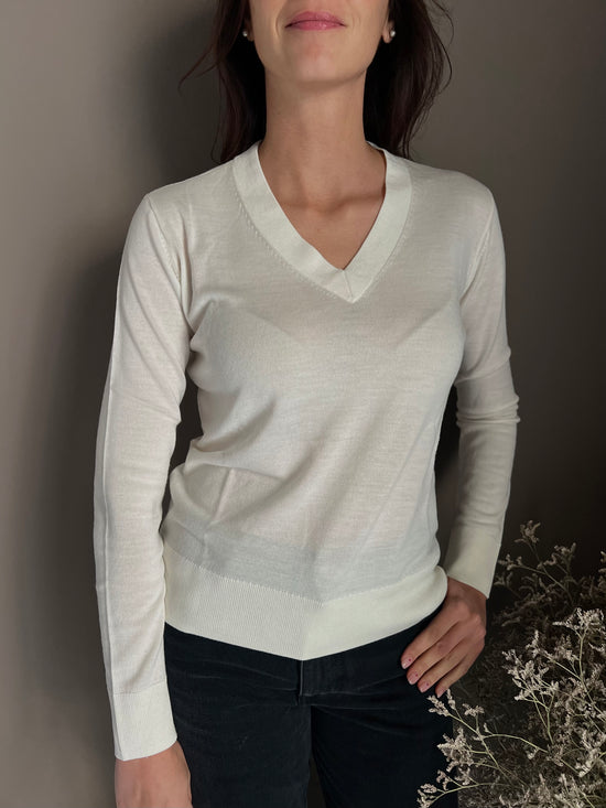 Maglia scollo a V in lana milk