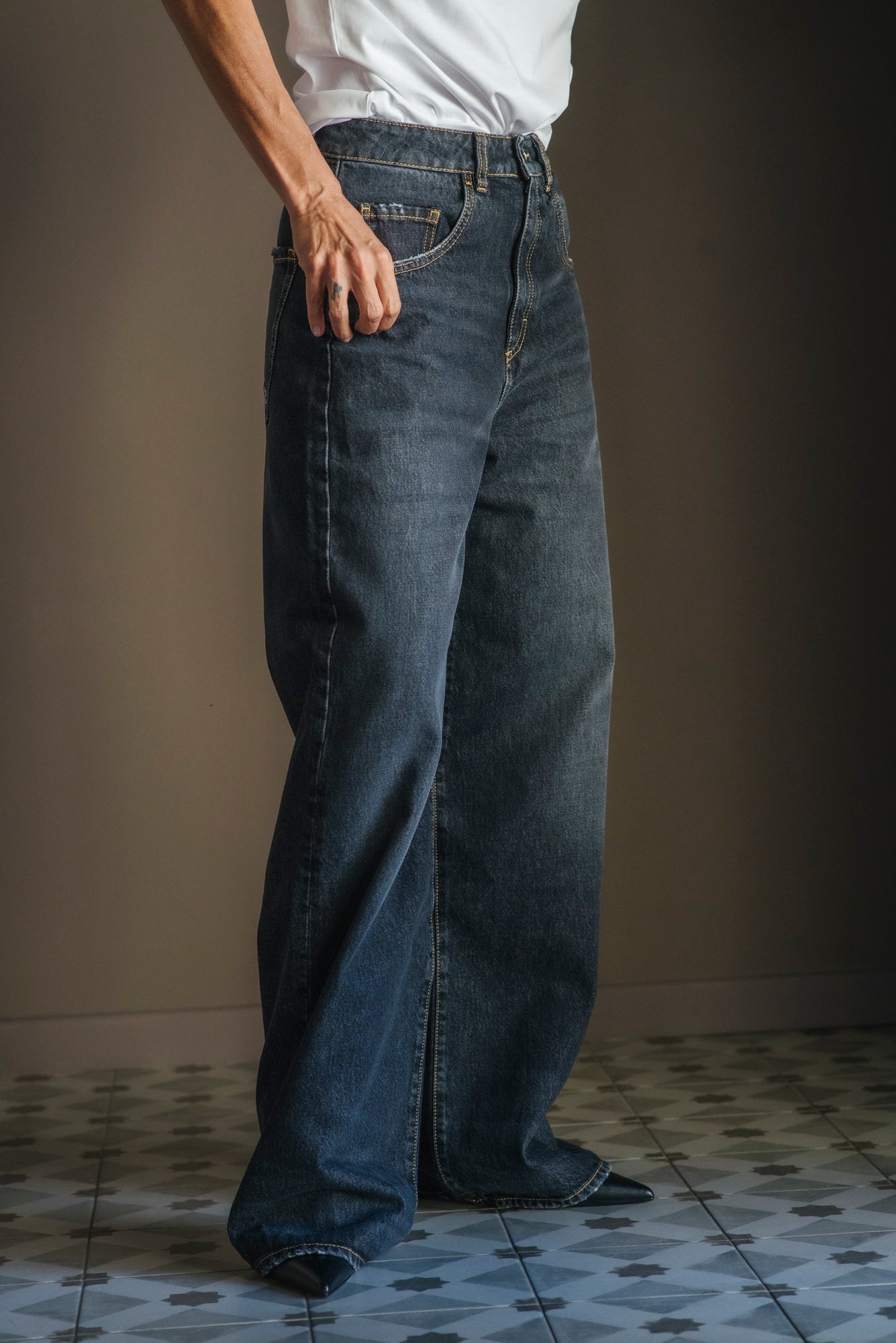 Pantalone denim modello Poppy- Grigio nero
