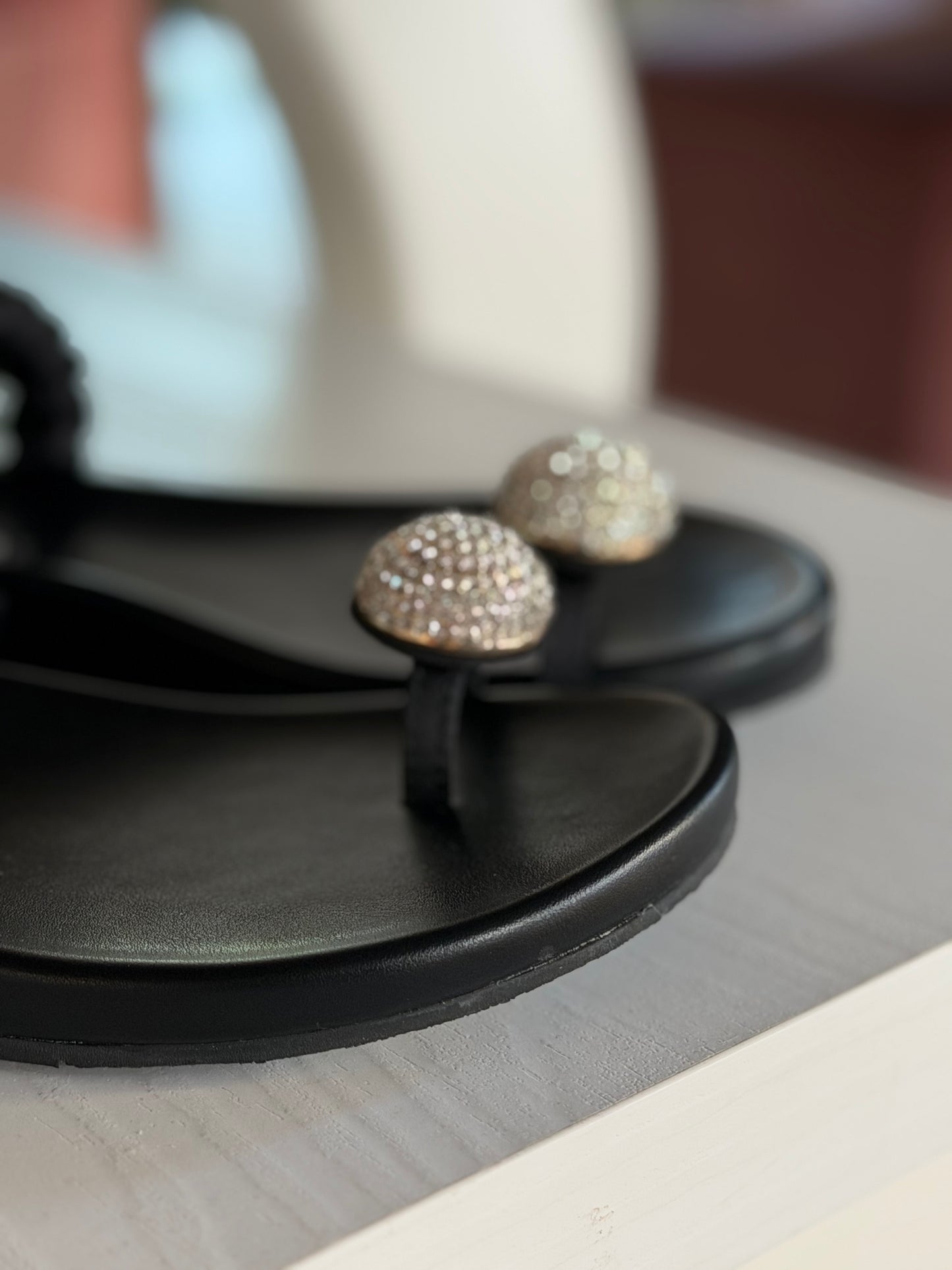 Sandalo infradito con strass