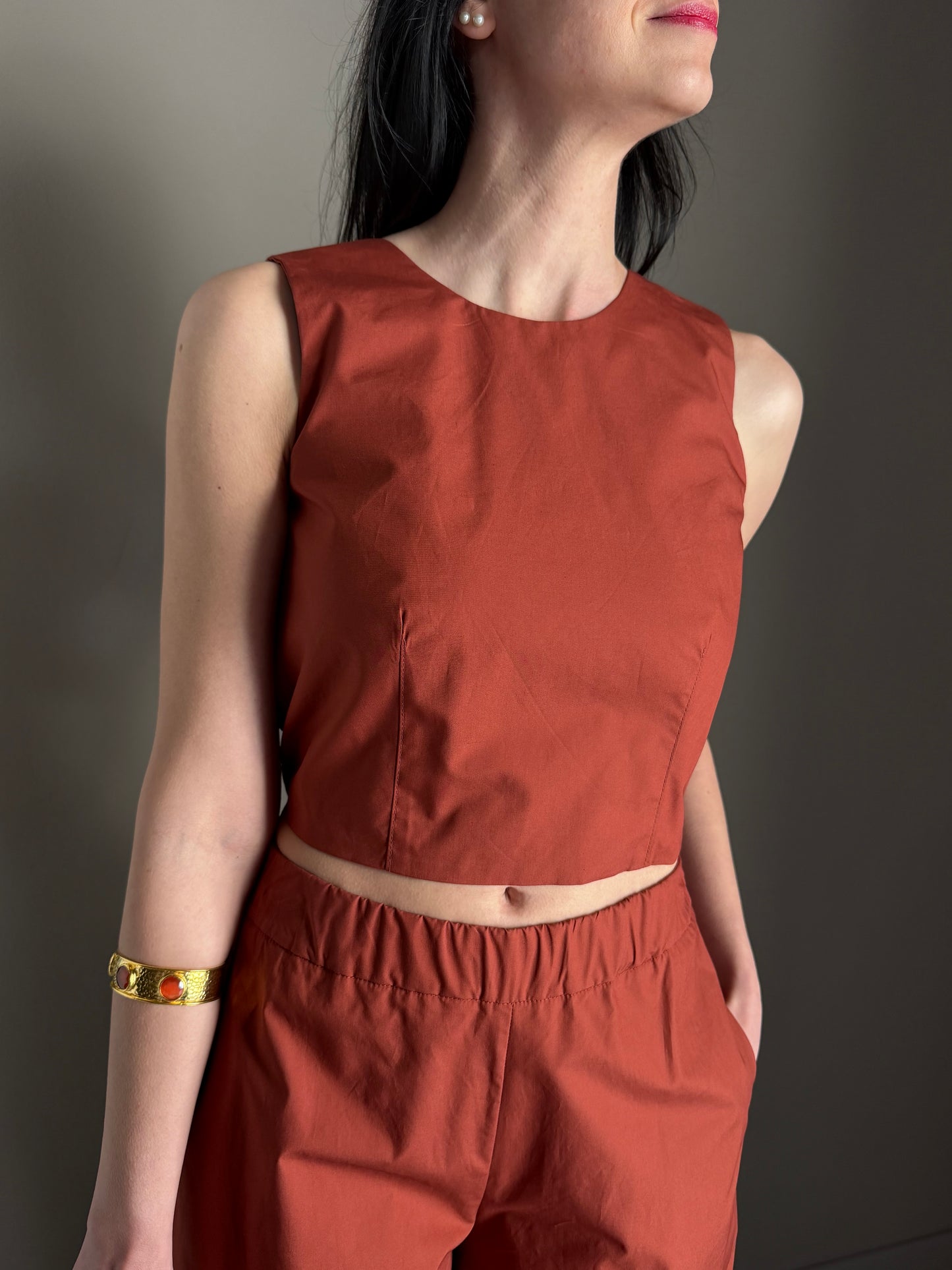 Top Cropped in Cotone So Allure – Color Mattone