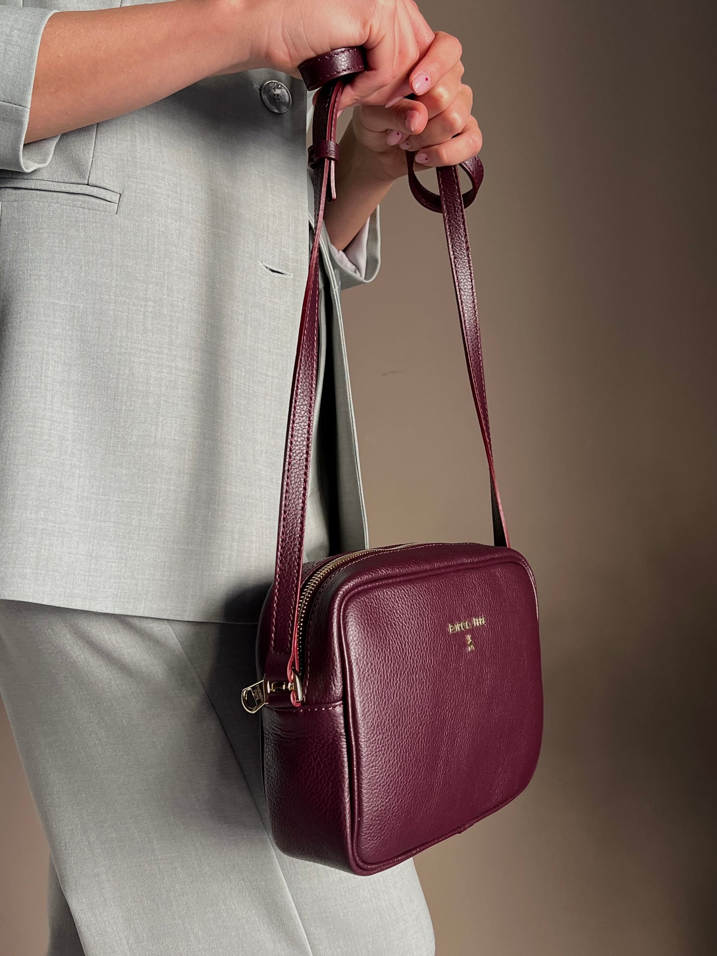 Borsa tracolla in pelle martellata Purple Red