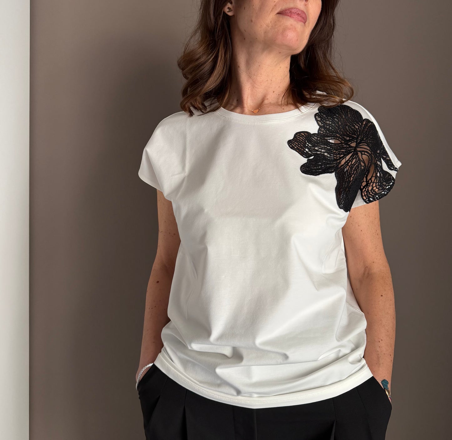 T-Shirt con fiore ricamato Patrizia Pepe