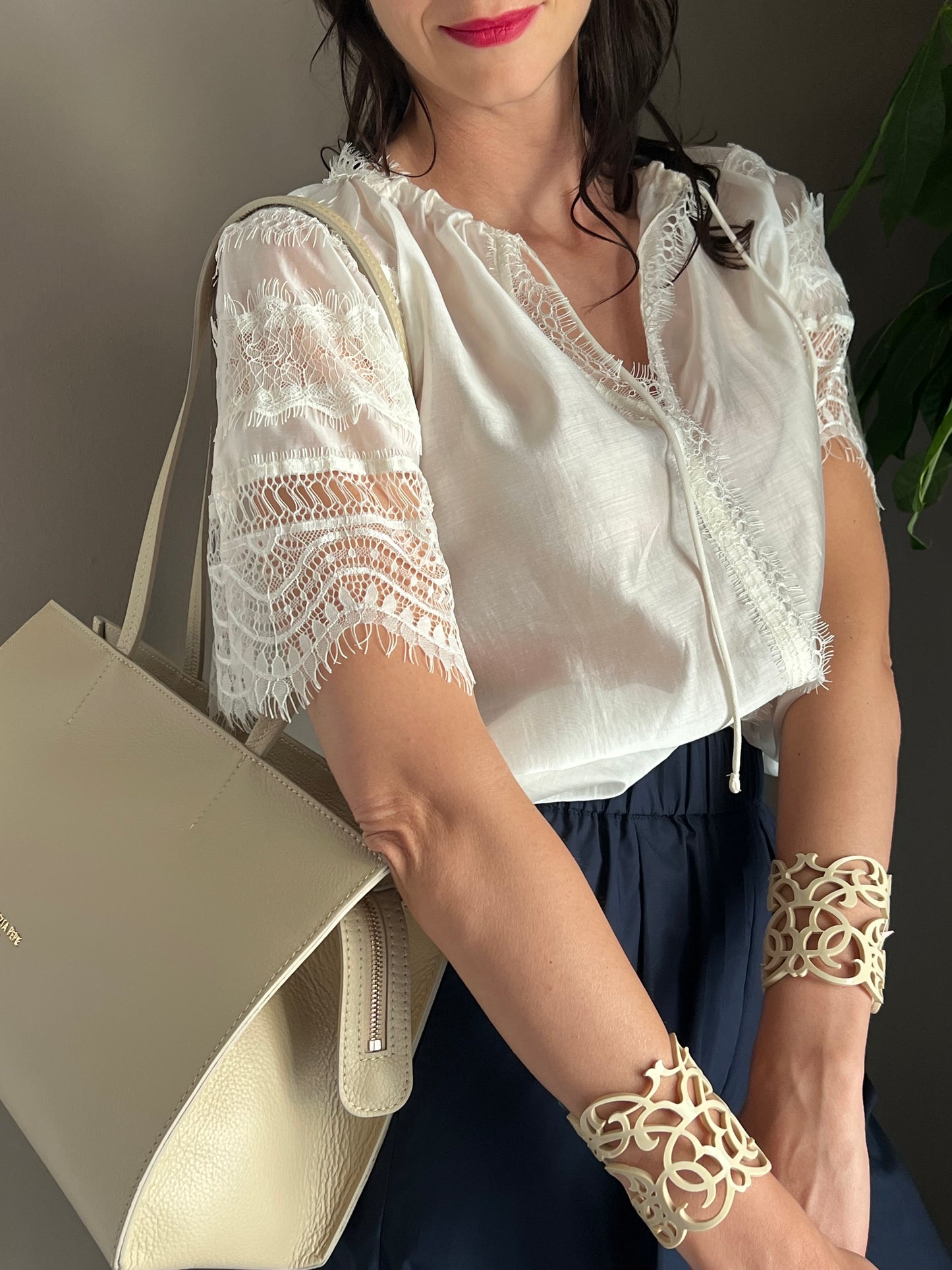 Blusa manica corta con inserti in pizzo cream