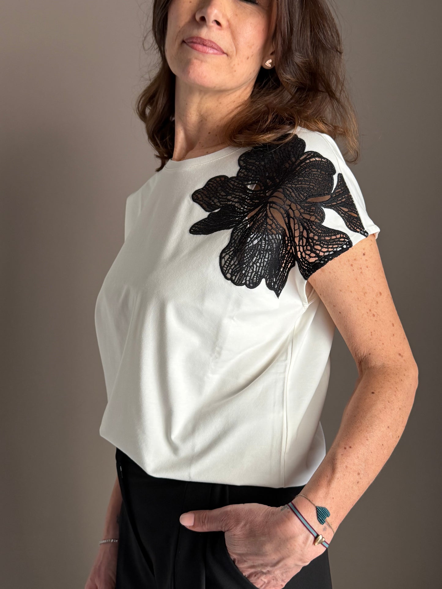 T-Shirt con fiore ricamato Patrizia Pepe