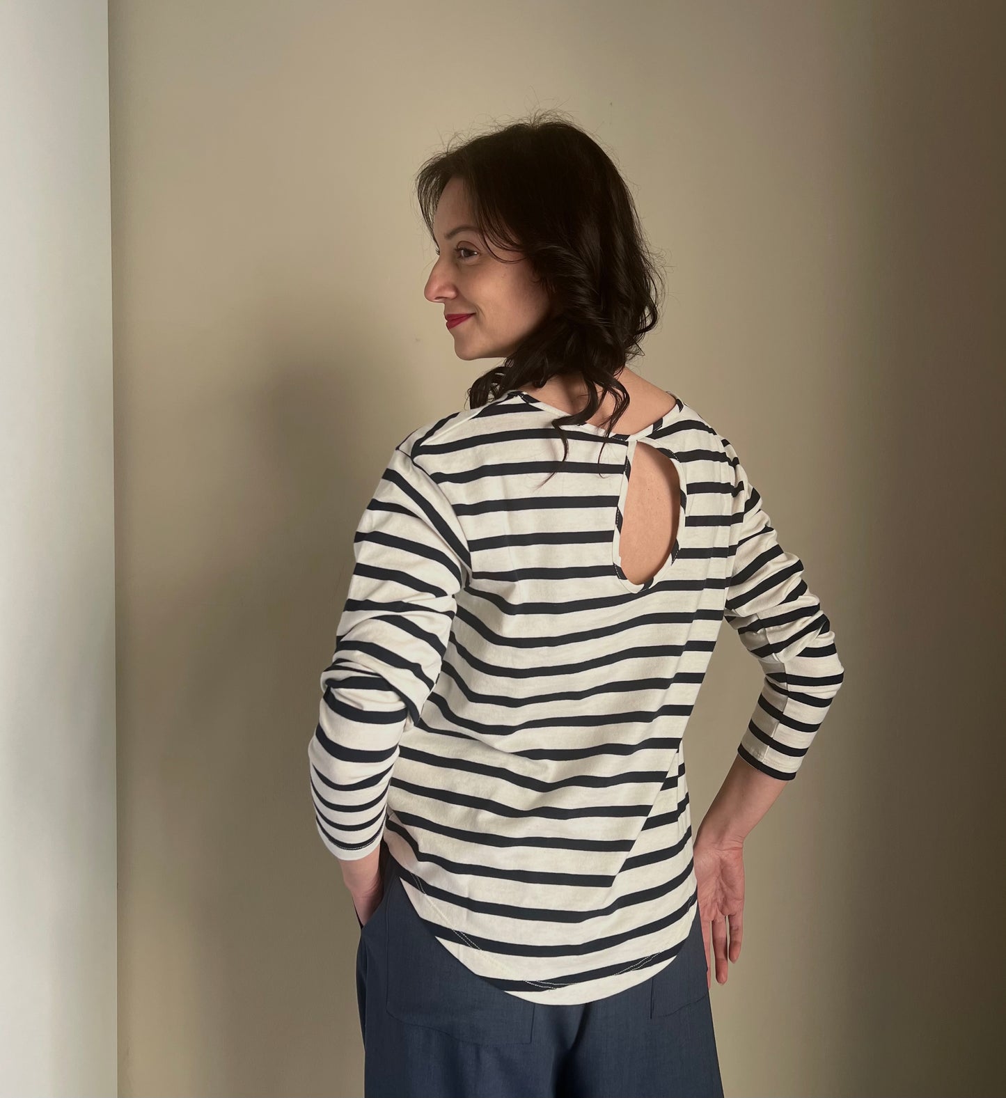 T-shirt manica lunga in cotone con oblò blu