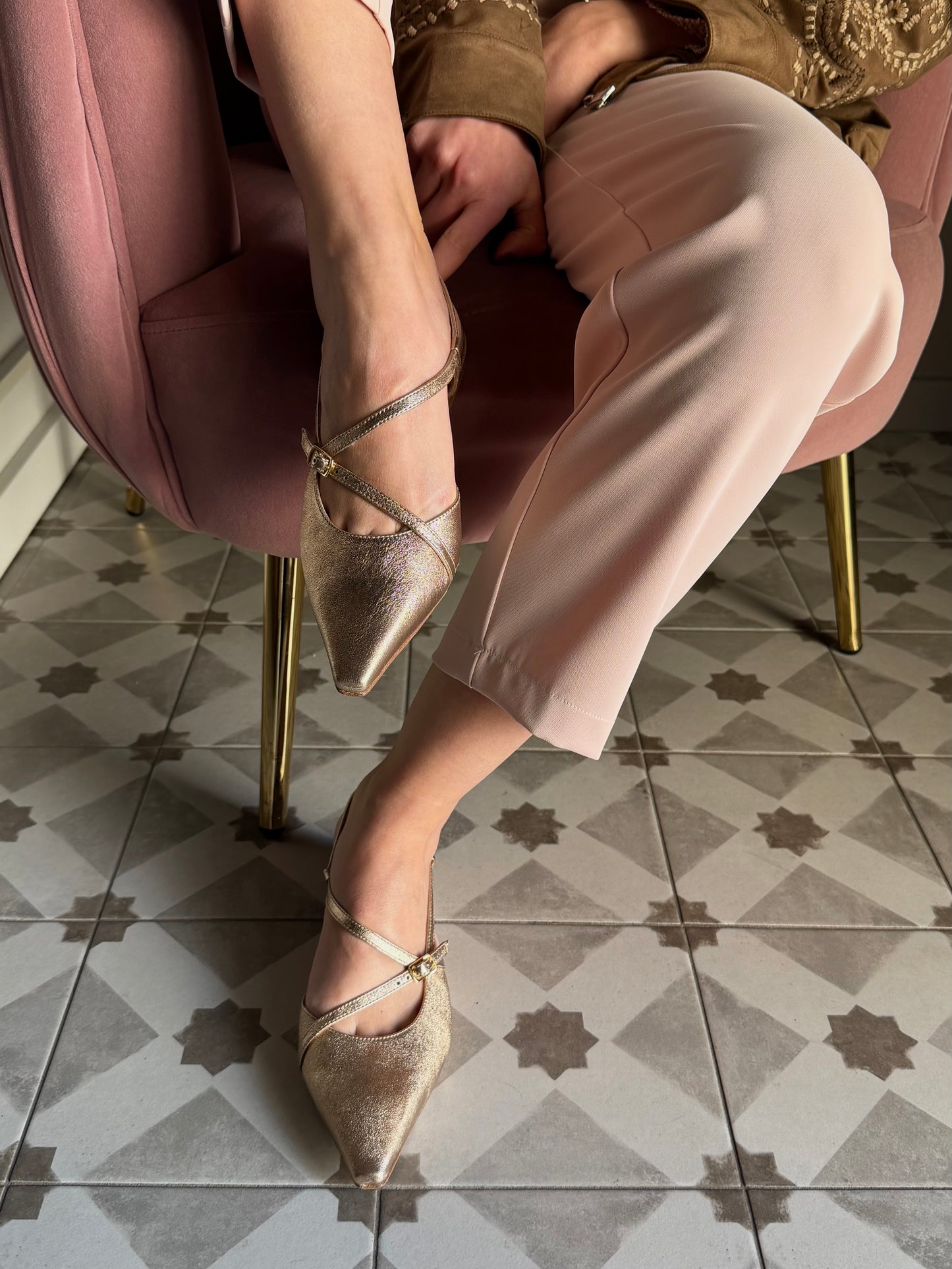 Slingback in laminato rose’