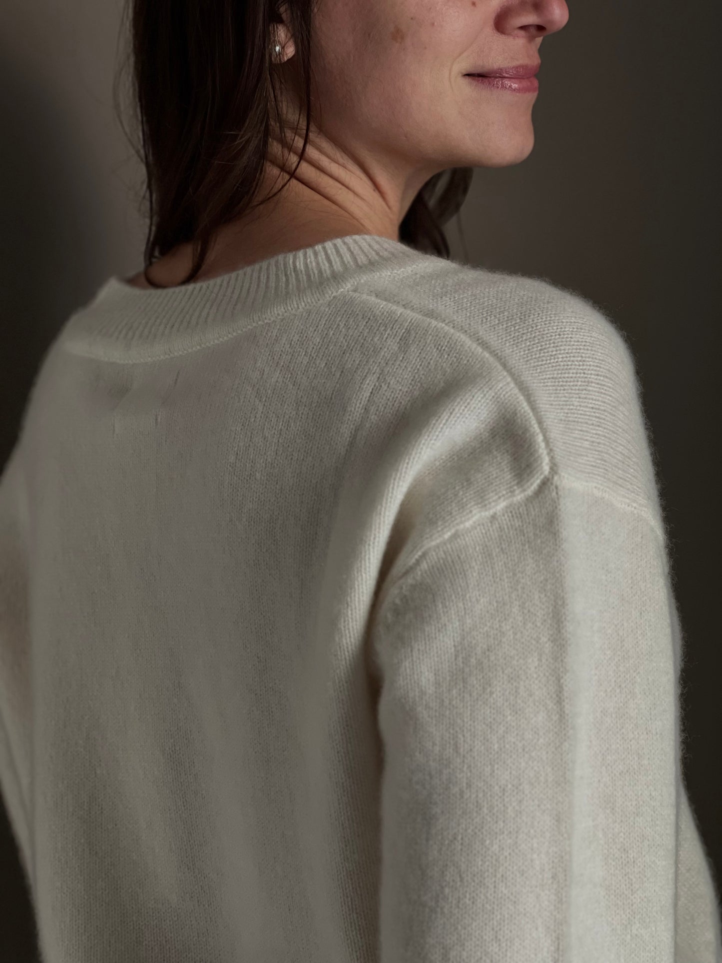 Maglia scollo a V in 100% cashemire milk