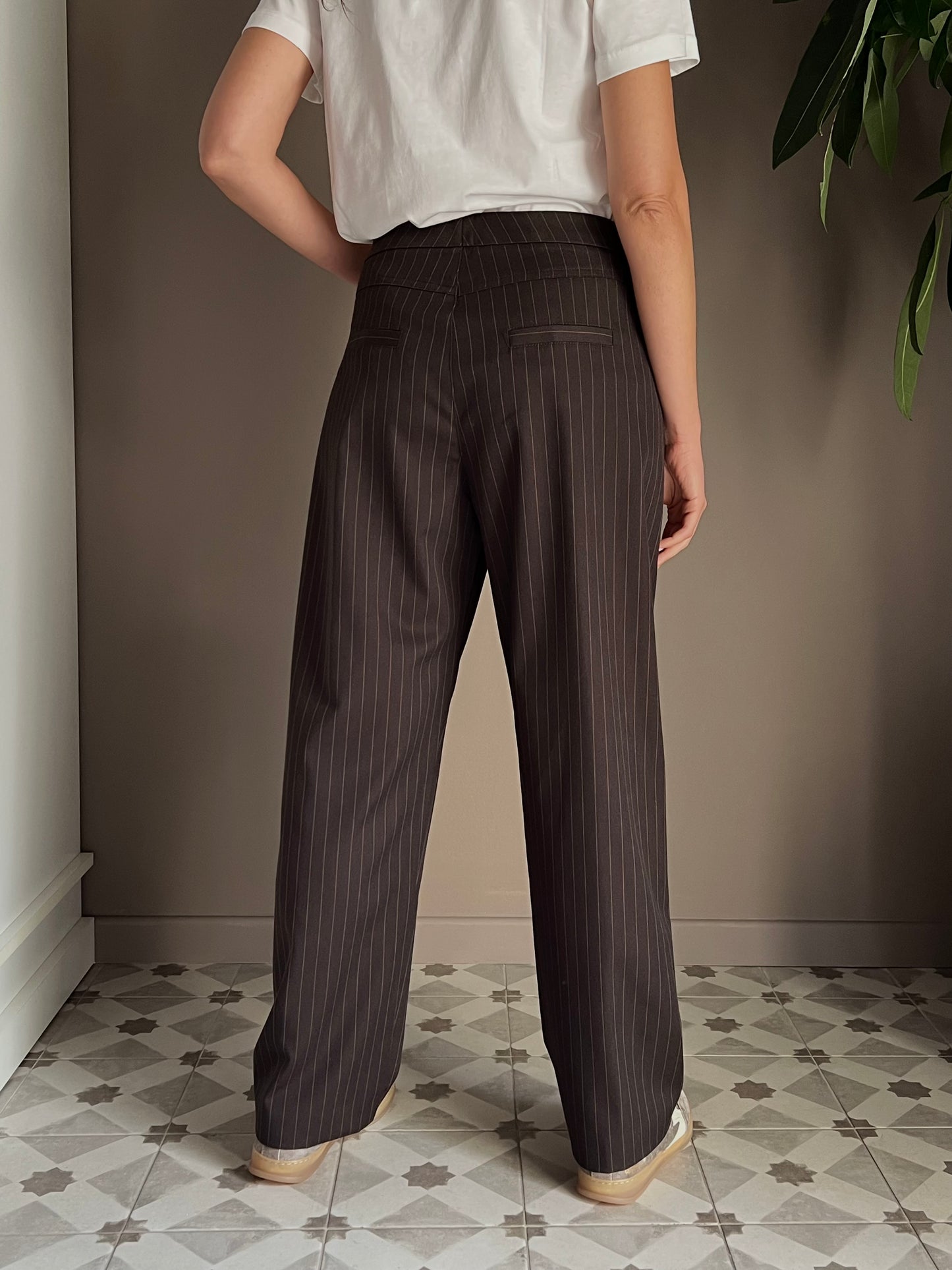 Pantalone maschile gessato fondente