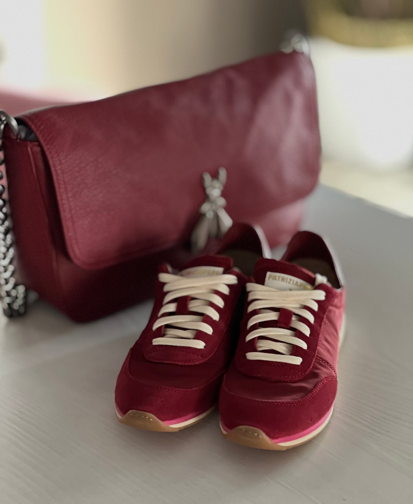 Sneakers running in suede Glossy Red