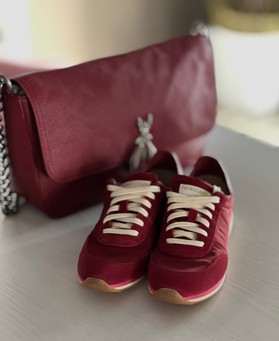 Sneakers running in suede Glossy Red