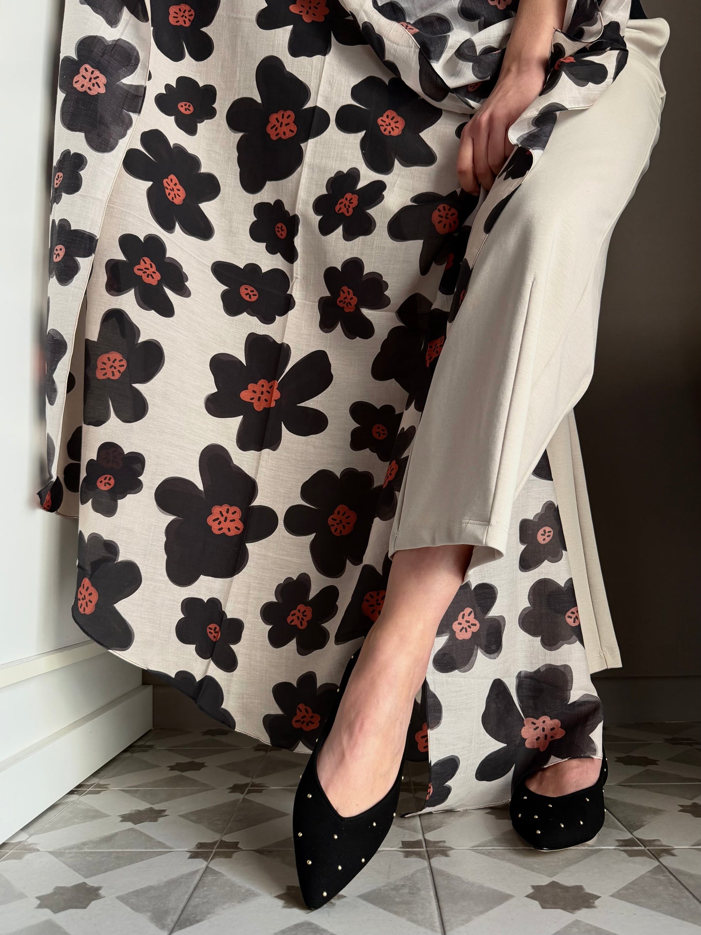 Decolletè flat in suede nera