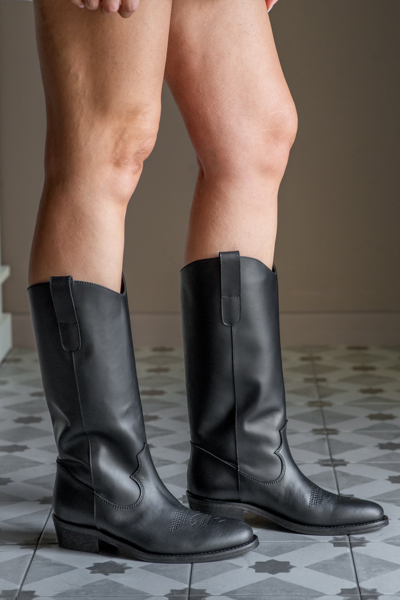 Stivale Texano in Pelle Nero – Via Roma 15