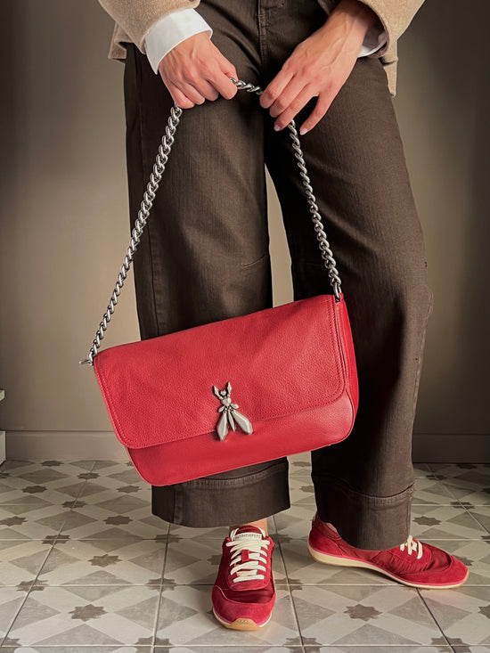 Borsa a spalla media con catena