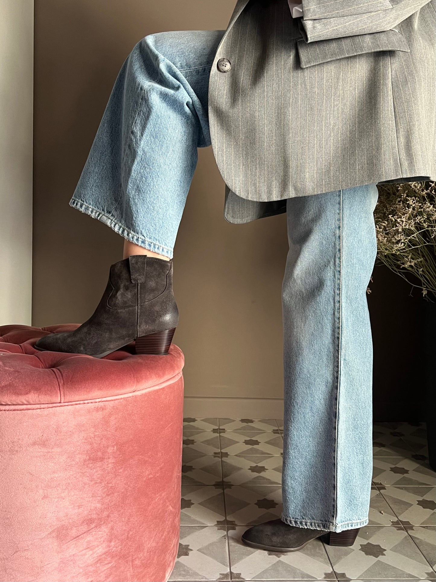 Stivaletto texano Ash in camoscio antracite