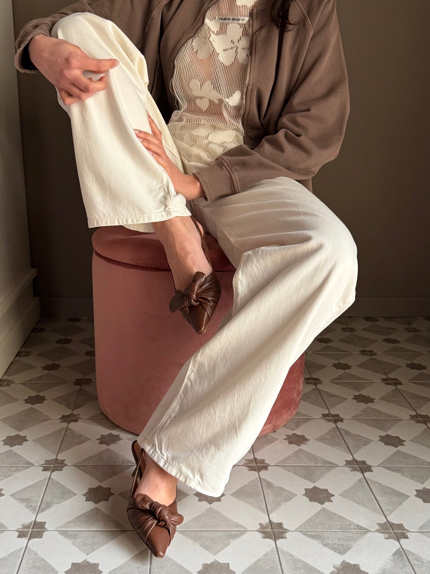 Decolletè in nappa con nodo