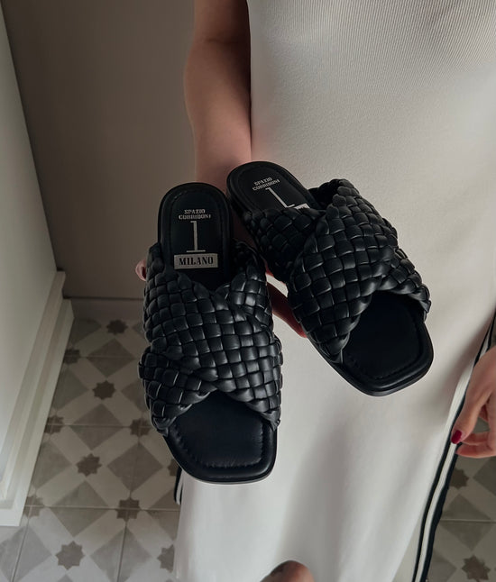 Ciabattina in pelle intrecciata