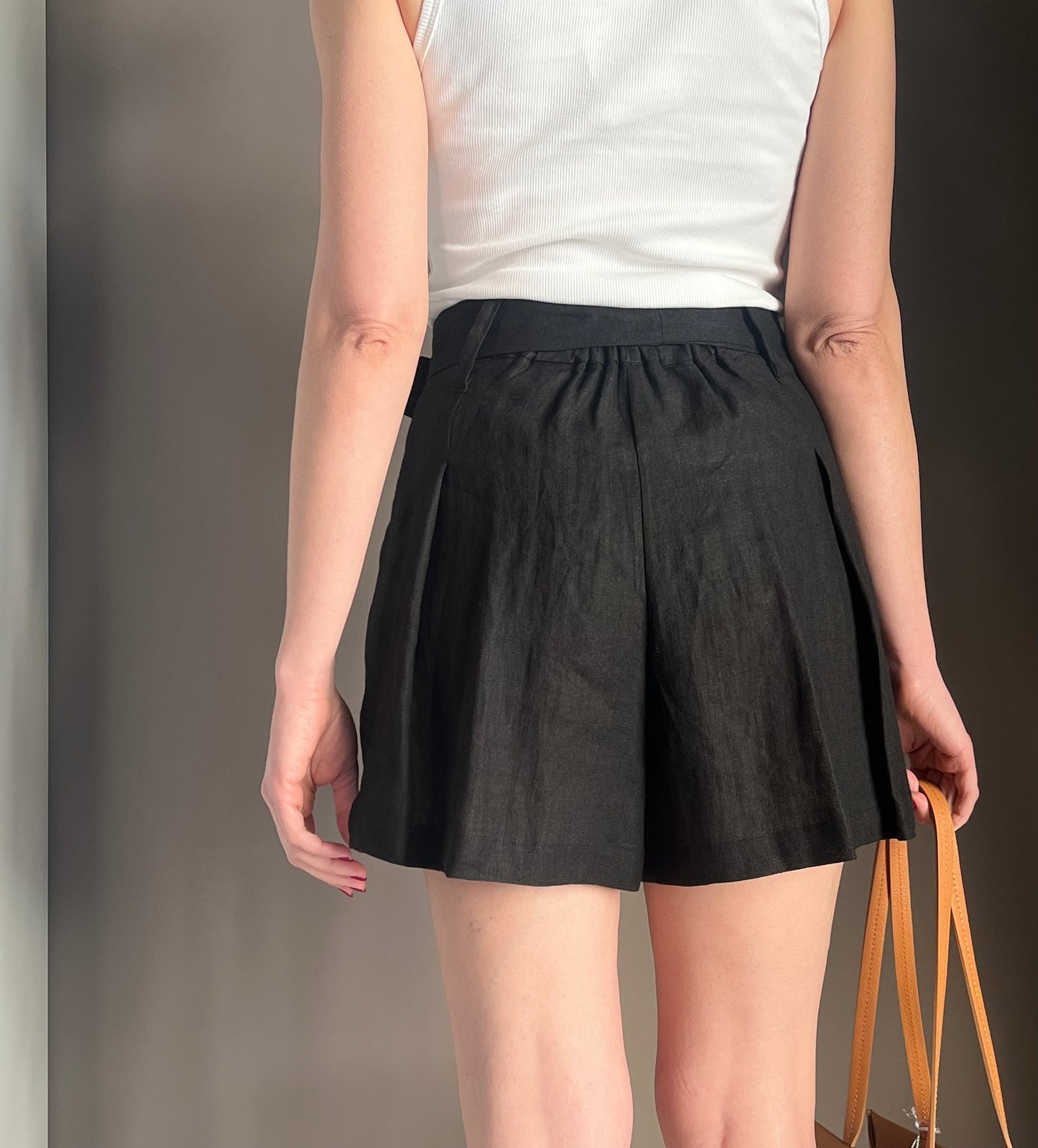 Shorts in lino nero