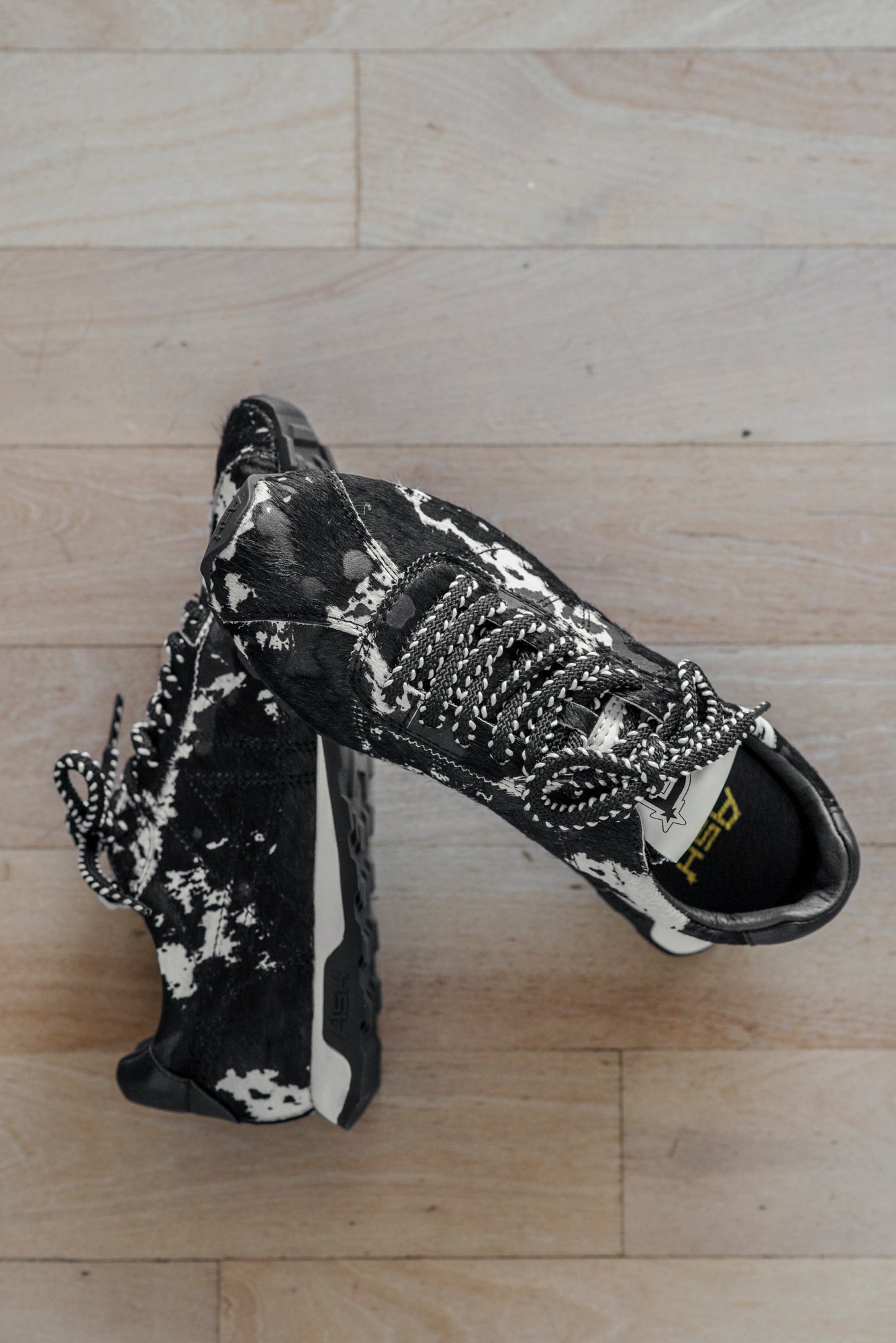 Sneakers in cavallino bianco/nero