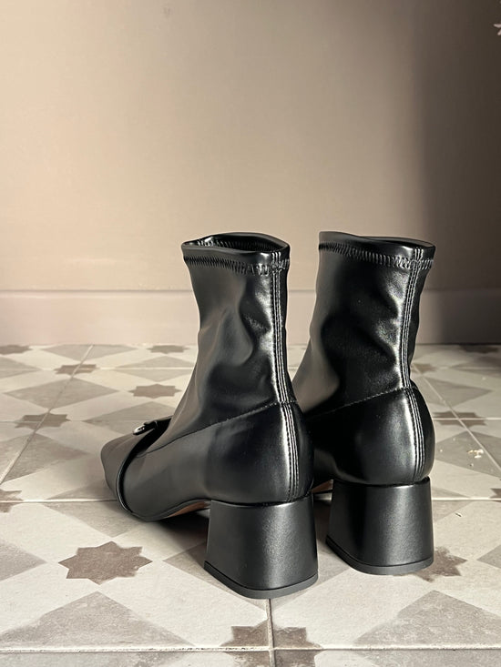 Stivaletto in nappa strech