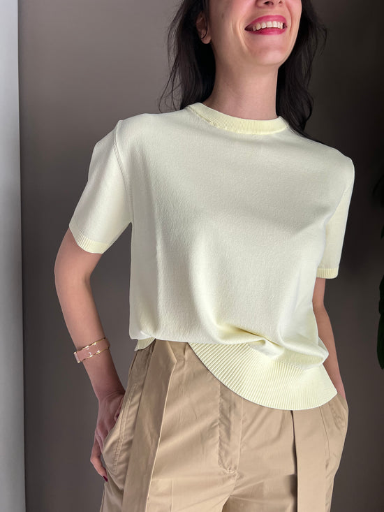 Maglia in viscosa manica corta giallo pastello
