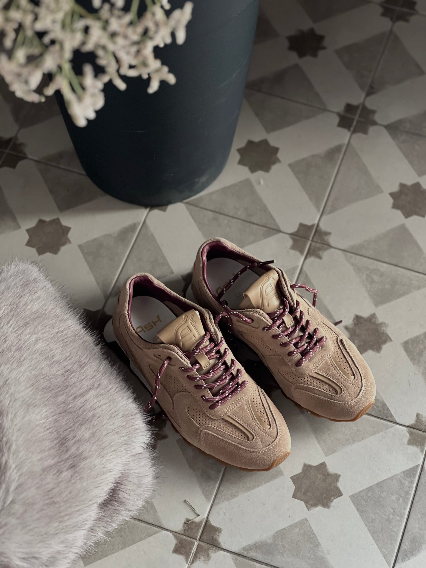 Sneakers Ash mod. Kasar in camoscio