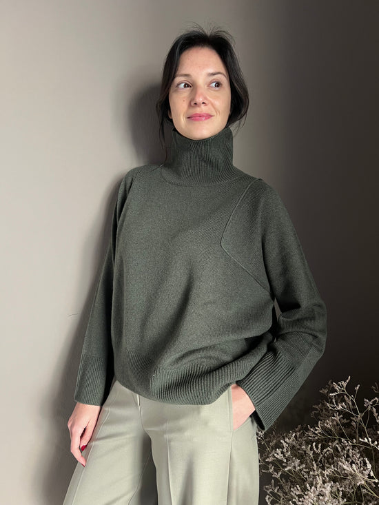 Maglia collo alto in lana e Cashemire Verde salvia