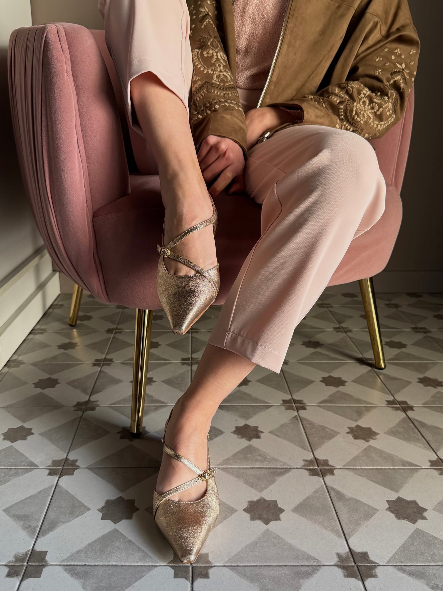 Slingback in laminato rose’