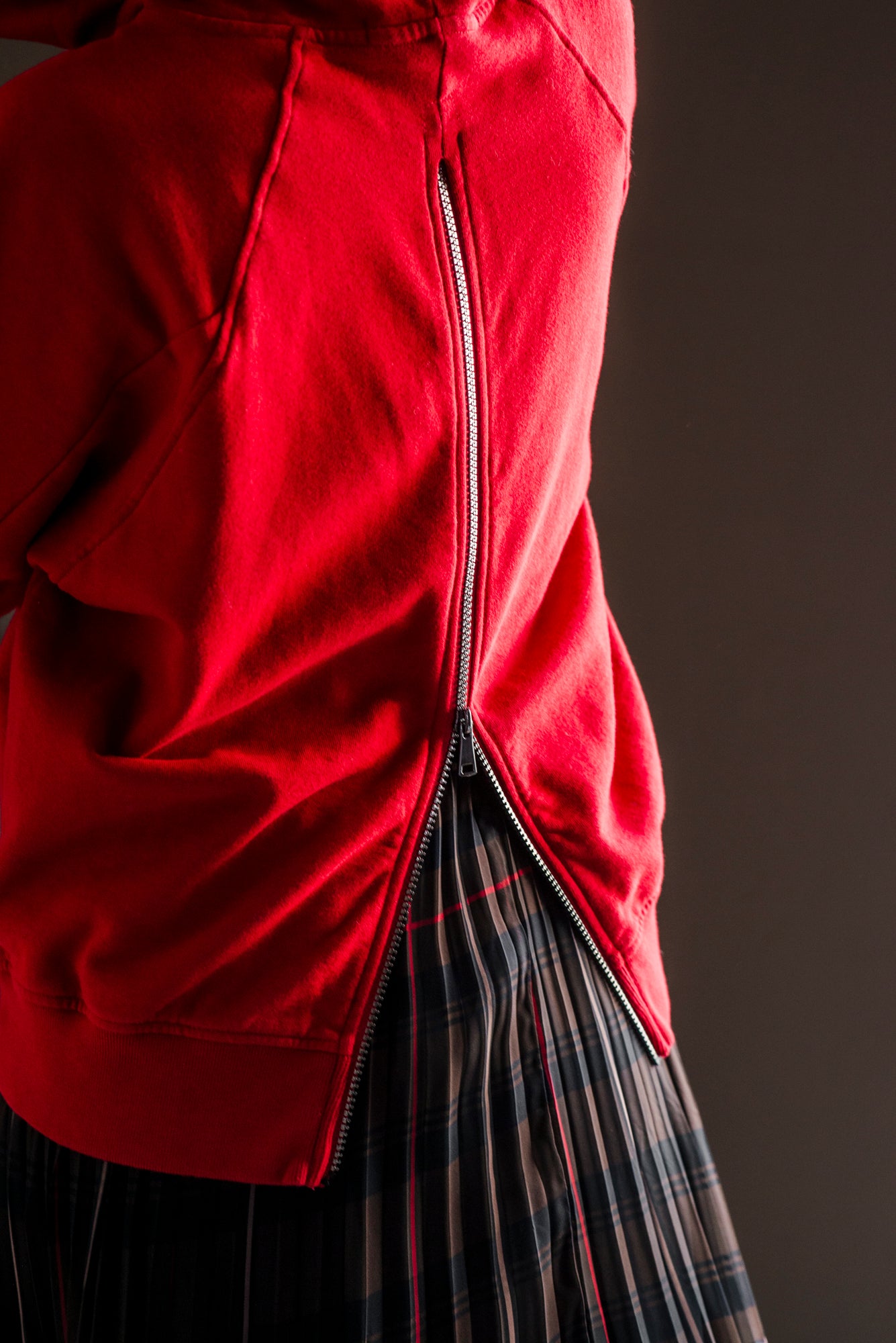 Felpa Noumeno con Zip Posteriore – Melograno