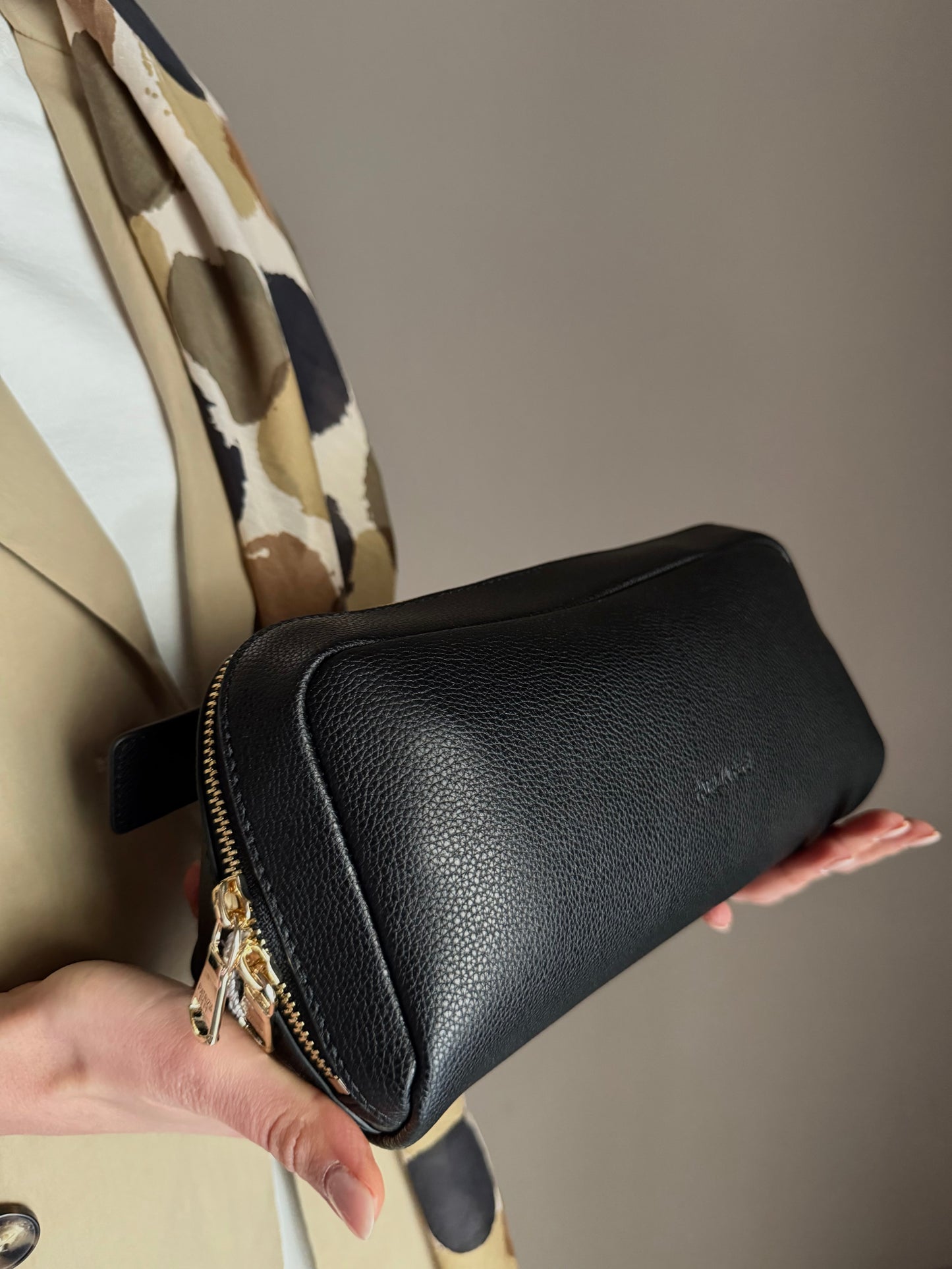 Borsa a mano con doppia fibbia