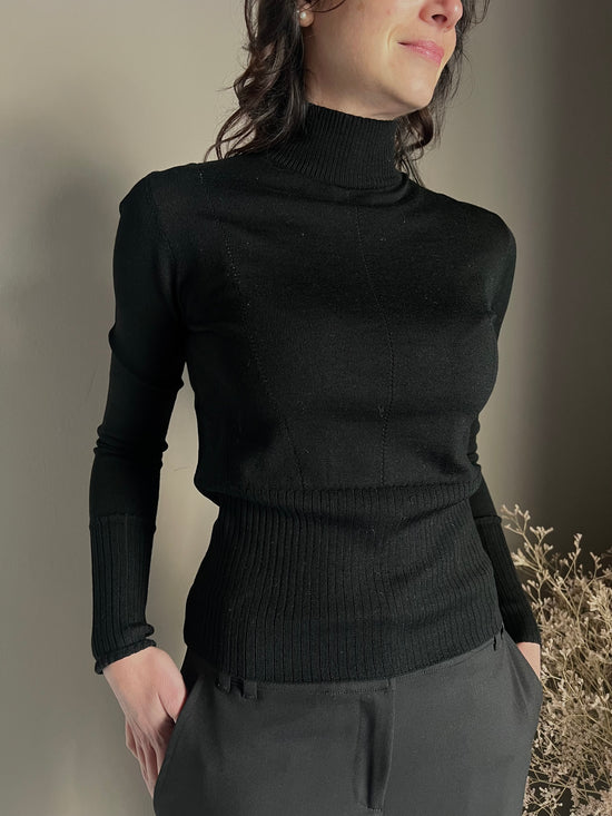 Maglia in lana rasata collo alto nero