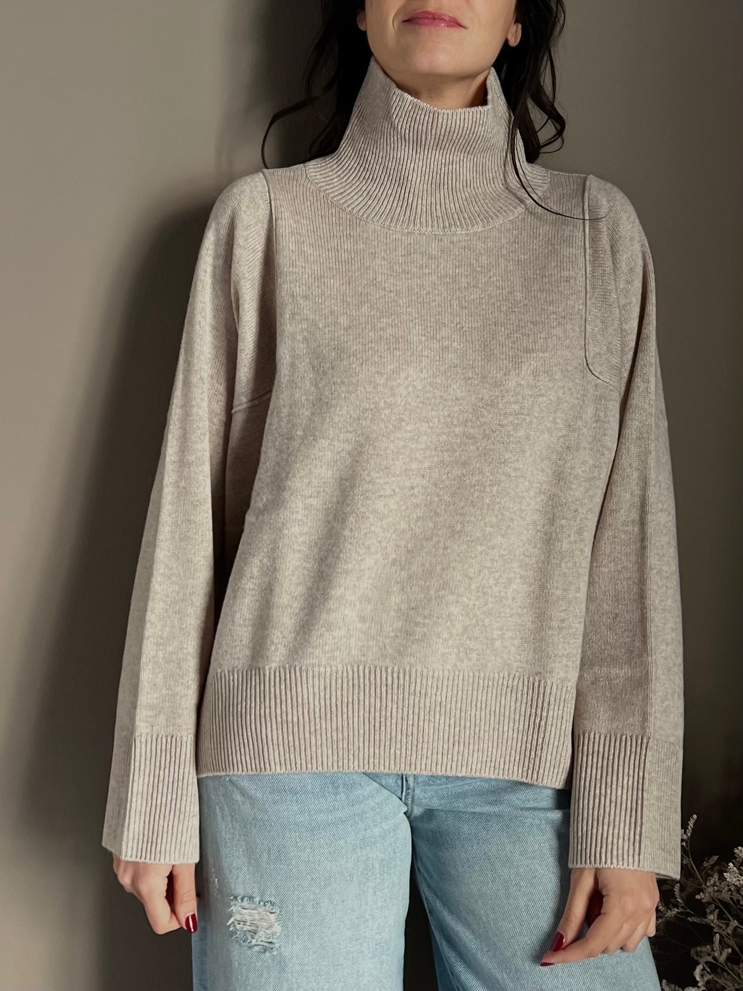 Maglia collo alto in lana e Cashemire beige