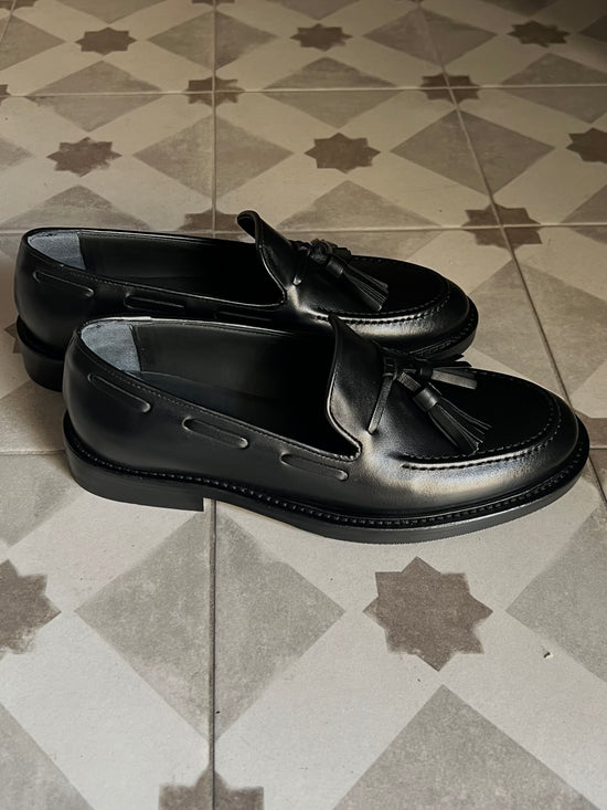 Mocassino in pelle con nappe