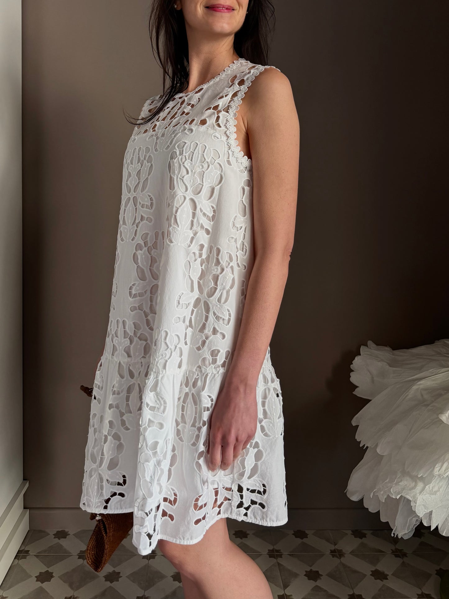 Abito svasato in macrame’ e tencel bianco