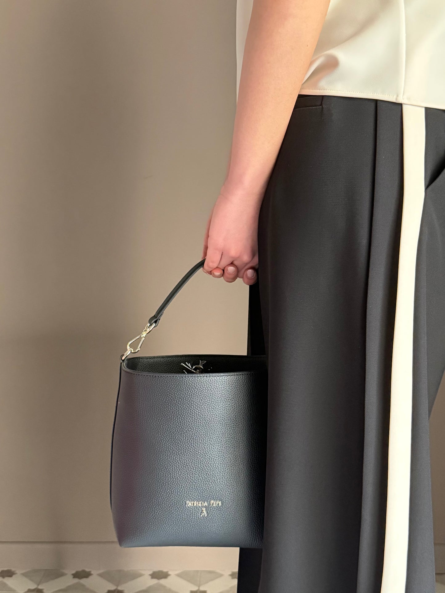Borsa secchiello con tracolla