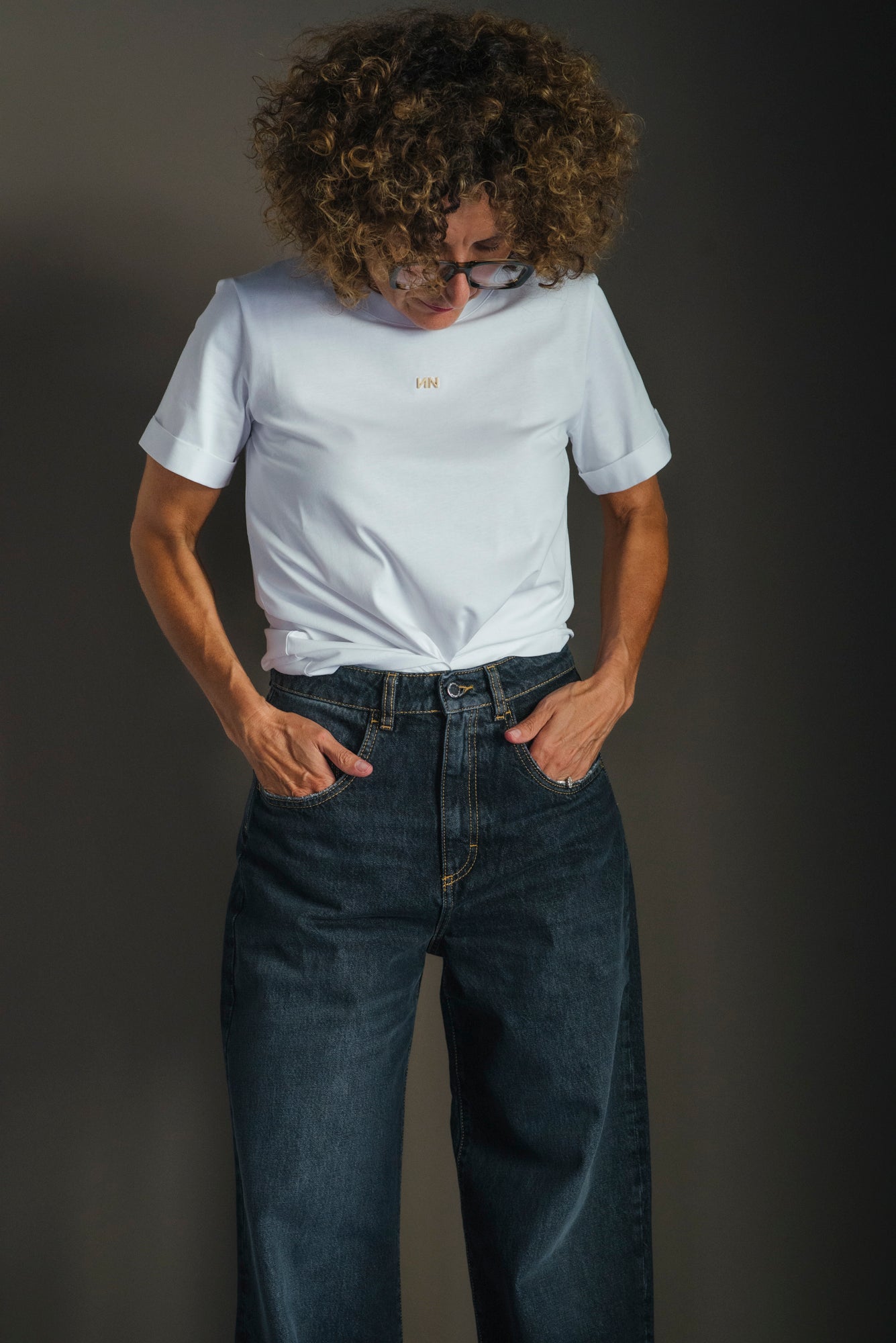 T-shirt in cotone premium con monogram oro
