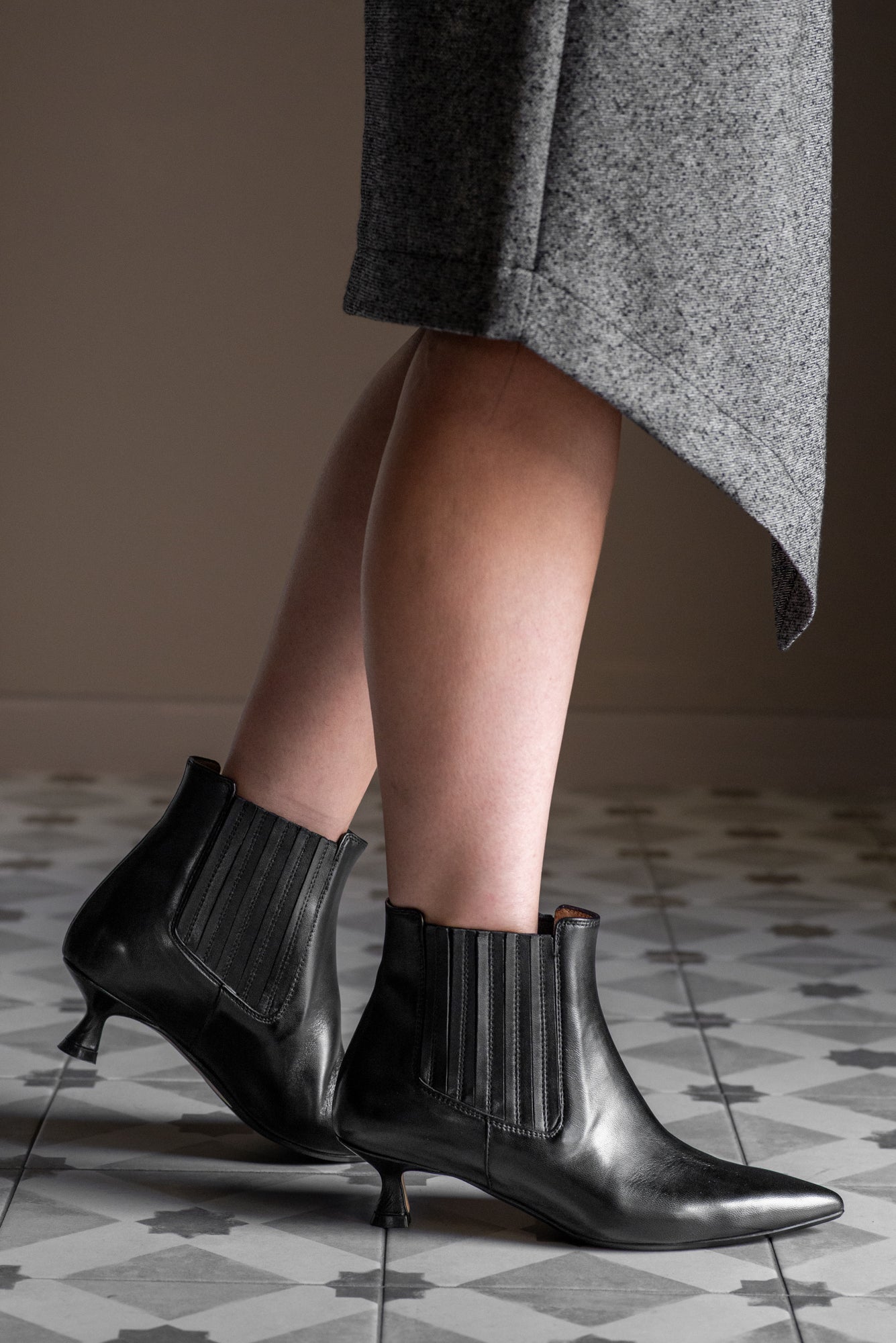 Stivaletto chelsea in nappa nera Anna F