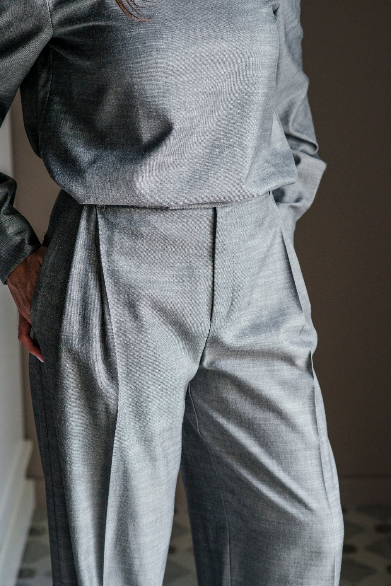 Pantalone a palazzo in crêpe fluido