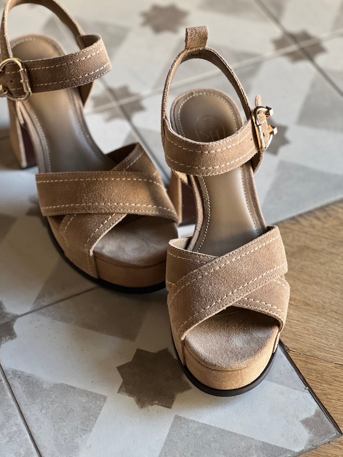 Sandalo in suede Ash mod. melany