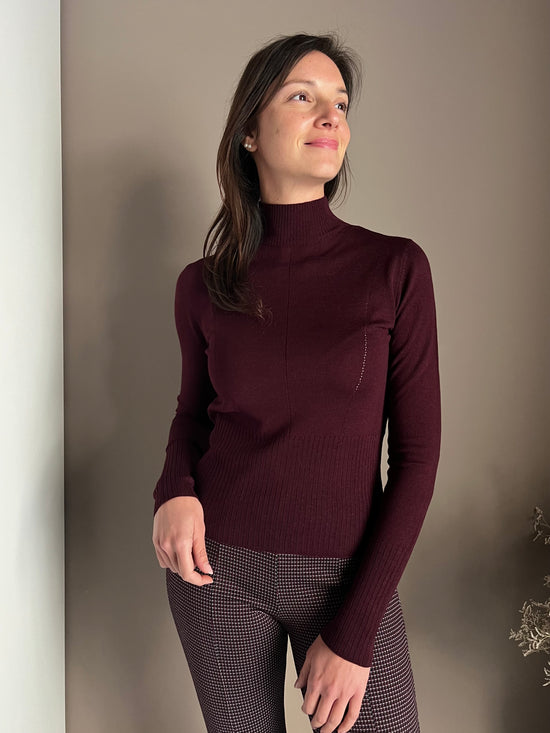 Maglia in lana rasata collo alto Purple red