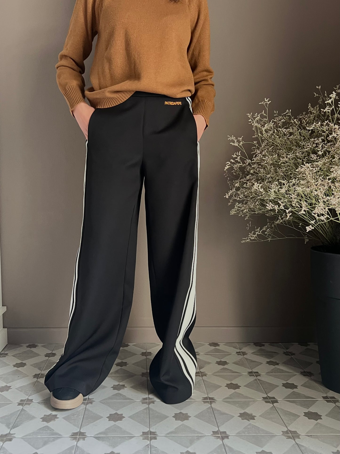 Pantalone Sporty-Chic Patrizia Pepe con Banda Laterale