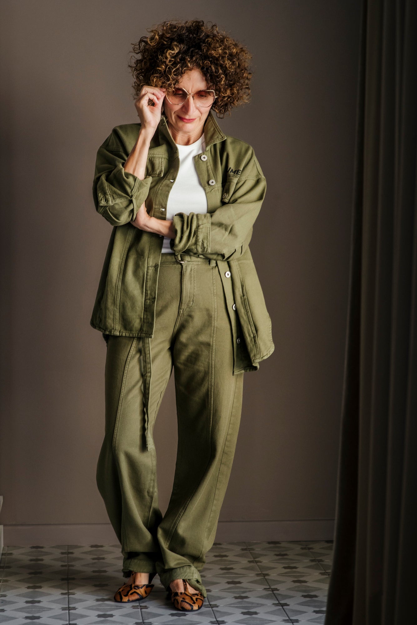Pantalone utilitarian in cotone verde militare